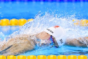 leyu-sports-巅峰对决之夜，西亚卡姆怒吼，TheShy激战DWG，冠军归属悬念丛生